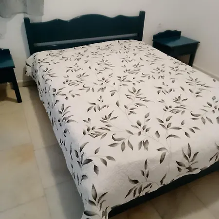 Ξενοδοχείο με διαμερίσματα Polemis Αγία Άννα