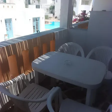 Ξενοδοχείο με διαμερίσματα Polemis 2*