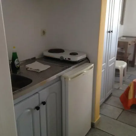 Polemis 2* Αγία Άννα