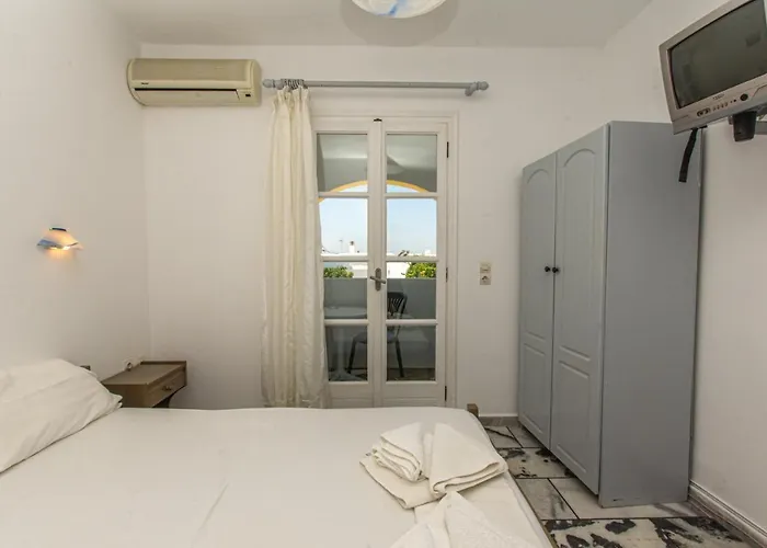 Polemis Апарт-отель Айя-Анна