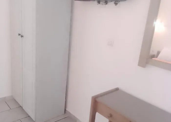 Polemis Апарт-отель