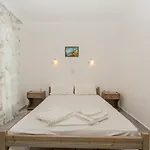 Polemis Aparthotel 2*